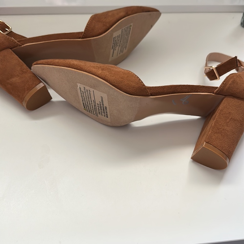 Heels - Picture 2 of 5